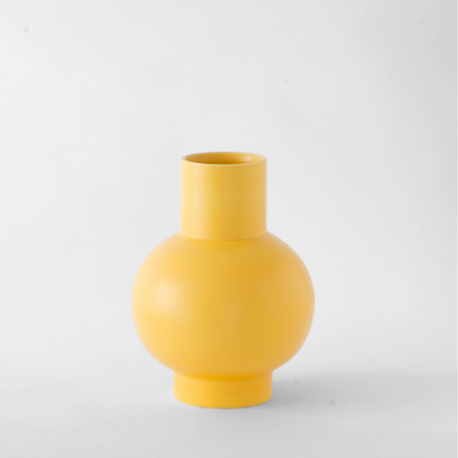 Nicholai Wiig-Hansen - Strøm - vase - large - freesia