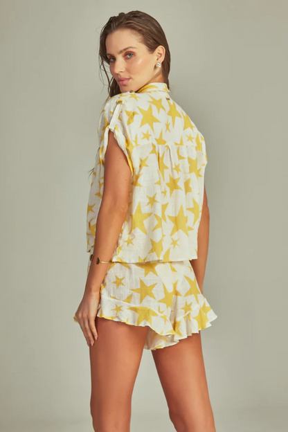 RUFFLE SHORTS YELLOW STAR PRINT